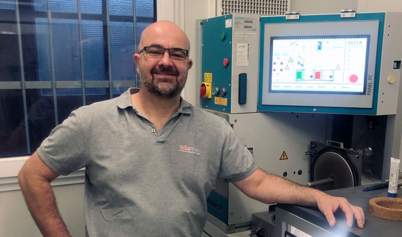 Sven Seufert, Absolvent des DAS Betoningenieur, bei der Arbeit