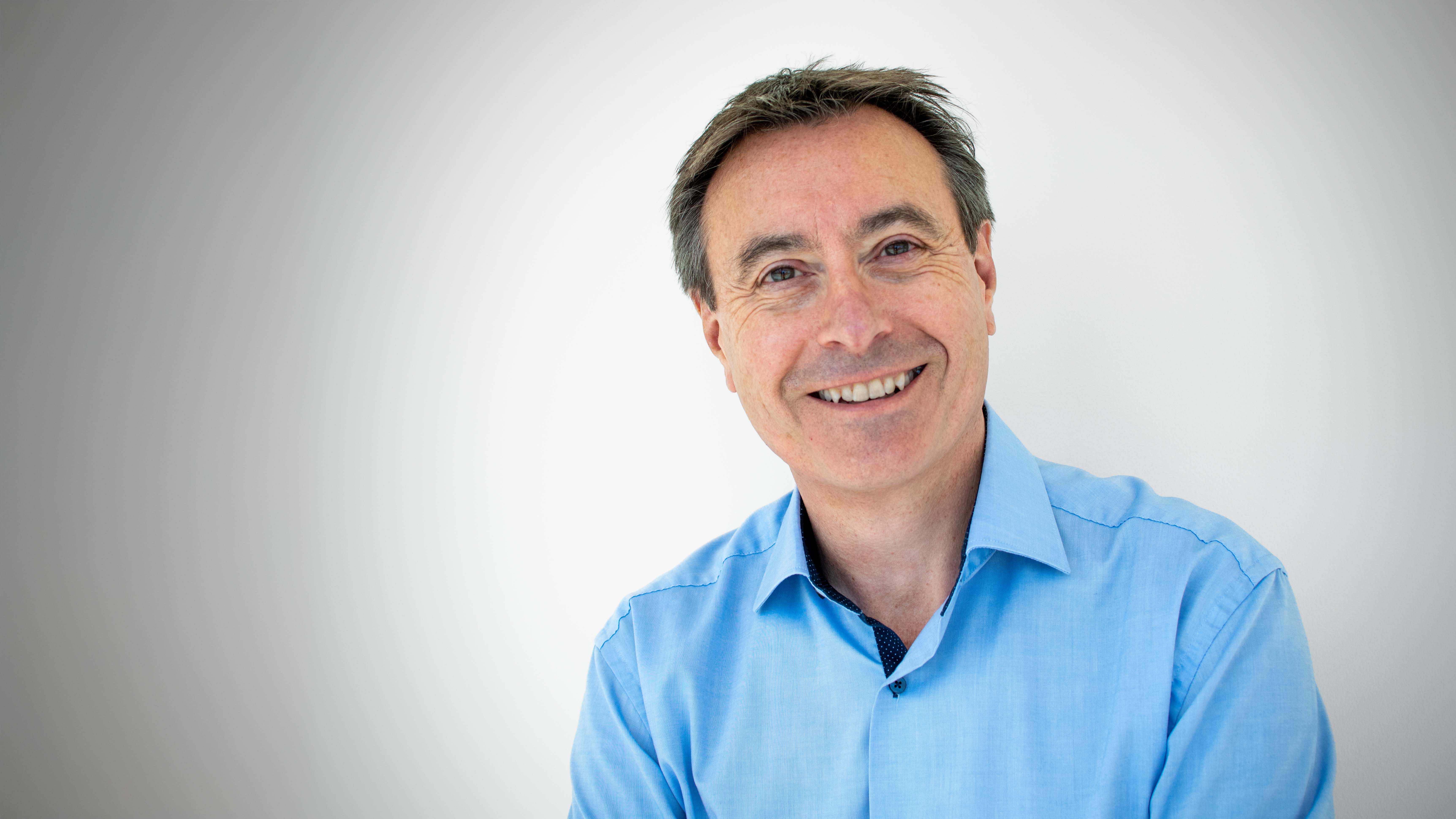 Portrait of Prof. Lyndon Jones