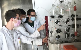 Praktikumsbesuch im Bachelor-Studium Chemie- und Bioprozesstechnik