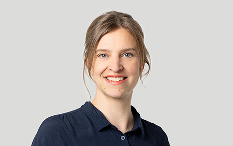 Portrait of Dr. Martina Koch, Projektleiterin des Forschungsprojektes «Interventionen der Sozialarbeitenden durch Hausbesuche»