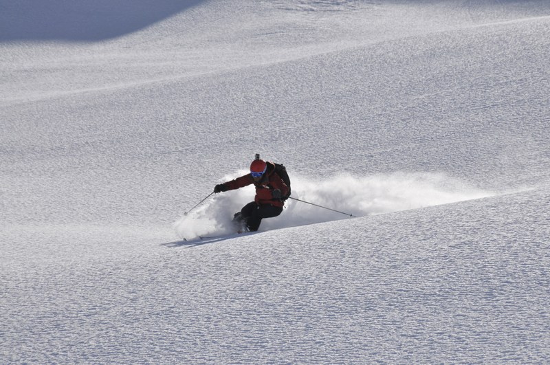 Schneesport_Ski_1.jpg