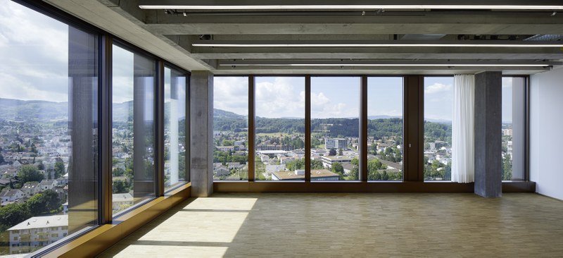 Sicht auf das Umland aus dem Hochhaus des FHNW Campus Muttenz