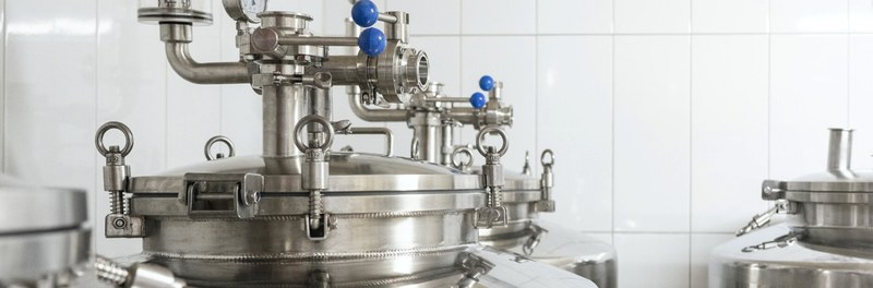 Brautank mit verschiedenen Proben