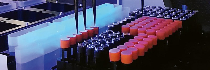 Hamilton Roboterhilfe im Labor.jpg