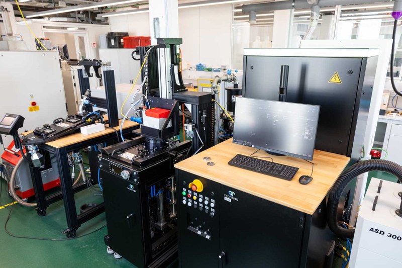 Aconity3d MINI: Kompaktes Laser-Pulverbett-Fusionssystem für Entwicklungsprojekte, Pilotproduktion und Kleinserienfertigung.