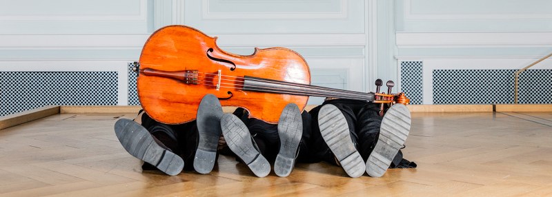 Cello und Füsse_Topimage.jpg