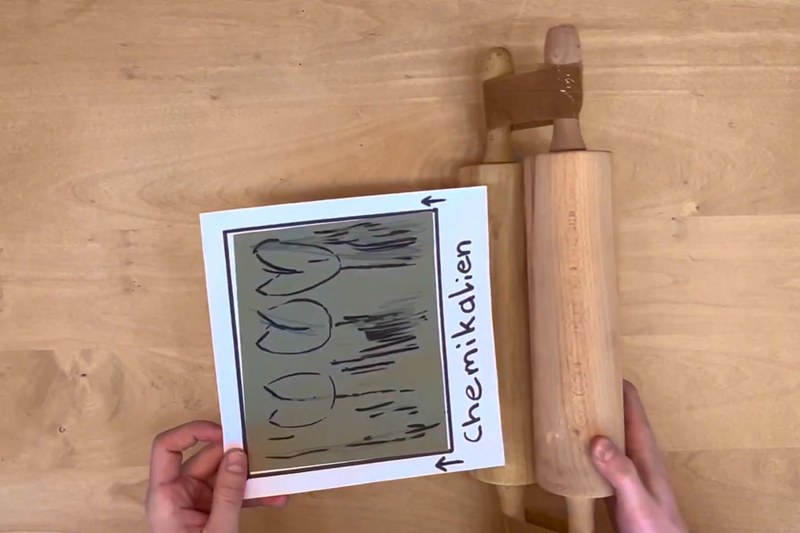 Szene aus dem Erklärfilm «Sofortbildkamera»