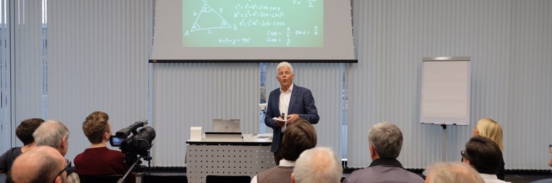 14_Benedikt Weibel_Header.jpg