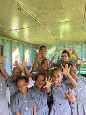 Schulklasse auf Fidschi