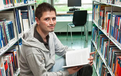 Portrait of Aldin Ljubijankic, Absolvent Elektro- und Informationstechnik