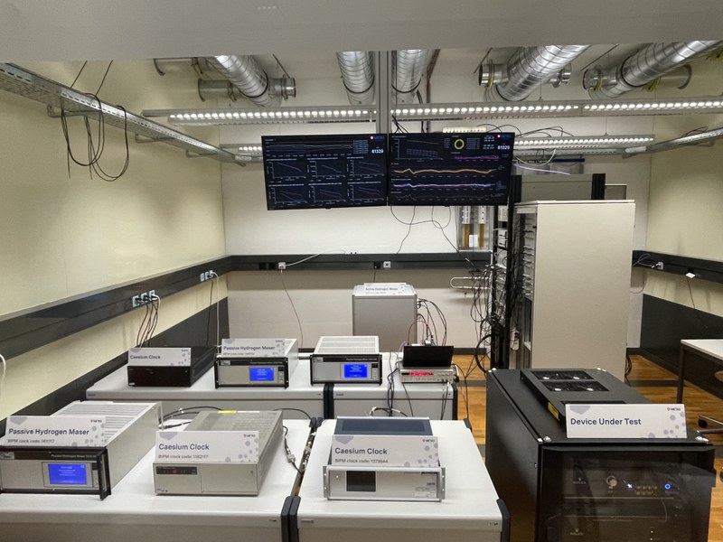 atomic_clocks.jpg
