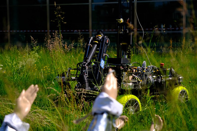 4_Rettung eines Crew-Mitglieds.jpg