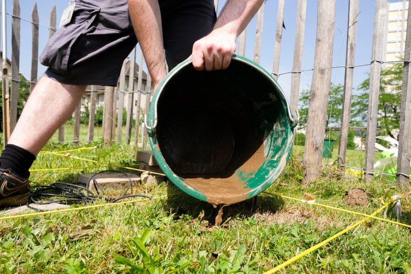 _1370192_Erde eingiessen.jpg