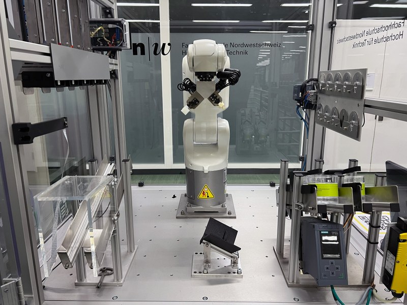 KUKA KR3 R540 – Attraktion für Informationsanlässe