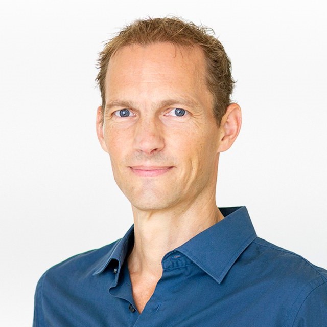 Portrait of Axel Schubert, dipl.-ing. arch., Stadtplaner FSU/SRL, Dozent Nachhaltigkeit und Fachbereichs-leiter Nachhaltige Raumentwicklung HABG, Studiengangsleiter