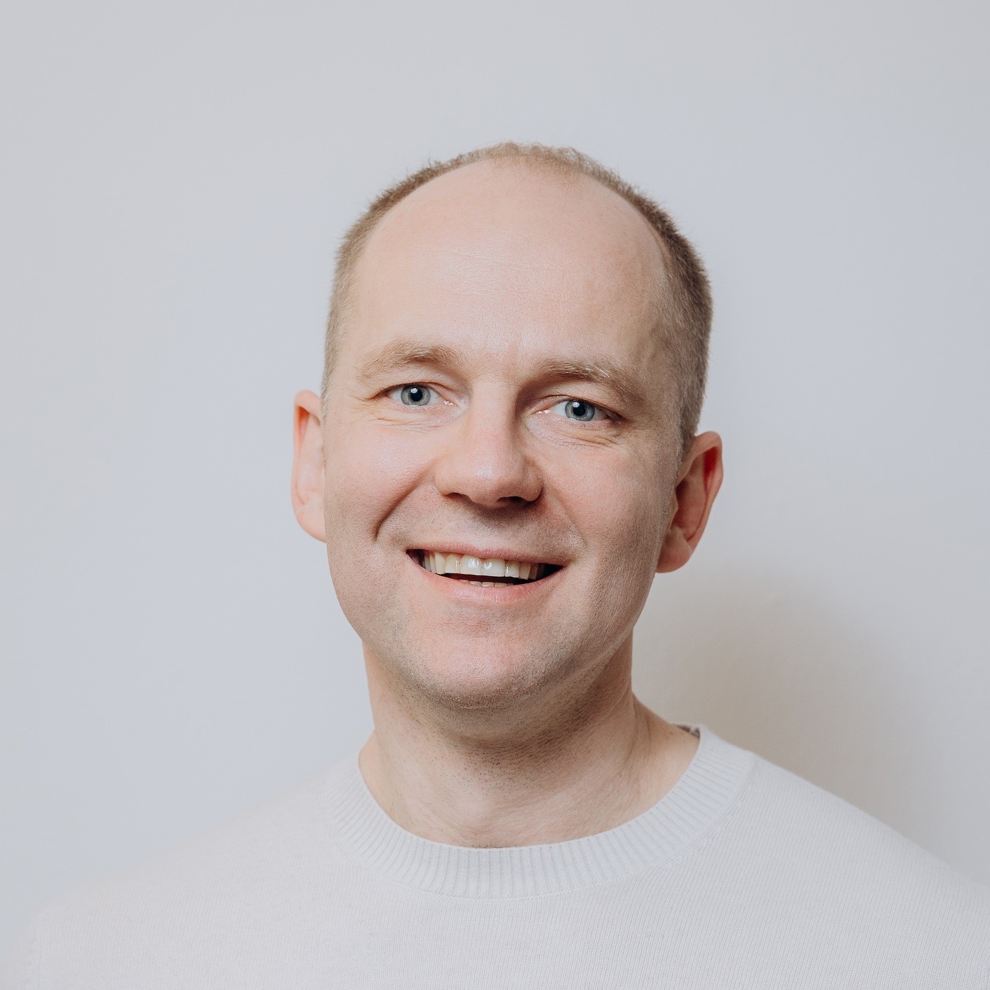 Portrait of Luke Szkudlarek - Growth Hacker, Partner what. AG