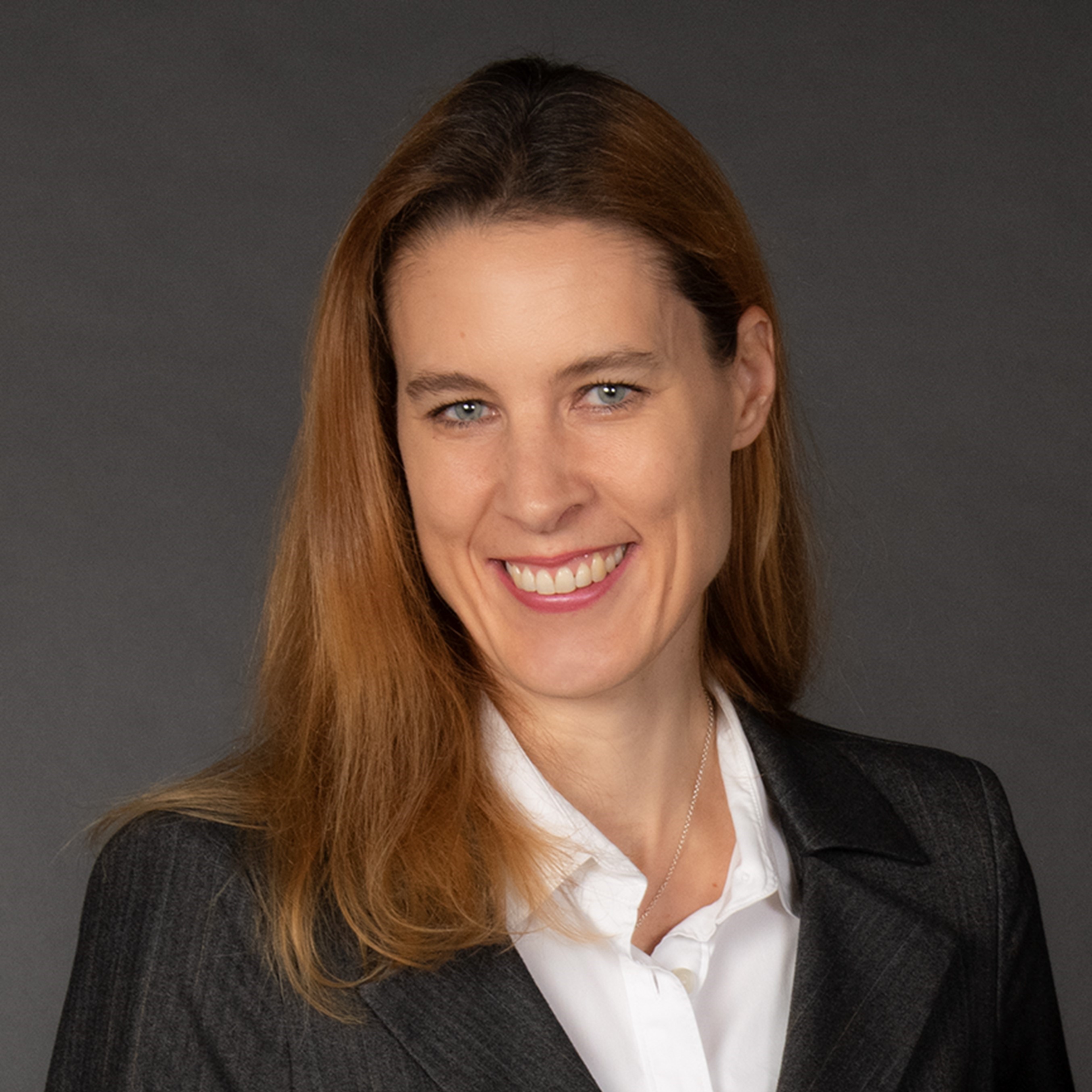 Portrait of Lucia Yapi, Dozentin im Modul Data Driven Marketing & Google Certified Trainerin