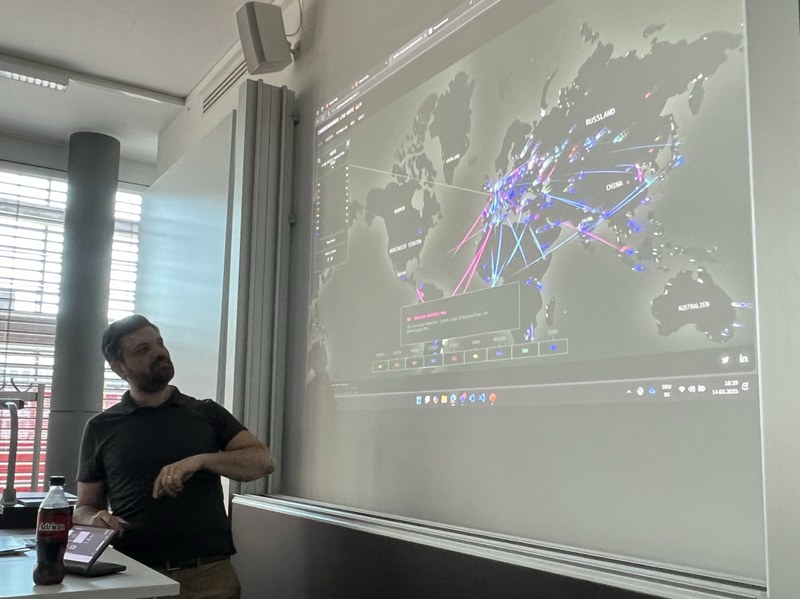 Image (2)neu-min.jpg