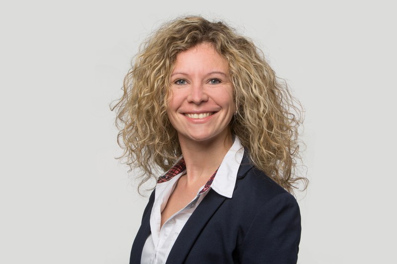 Schneider_Bettina_300 dpi.jpg