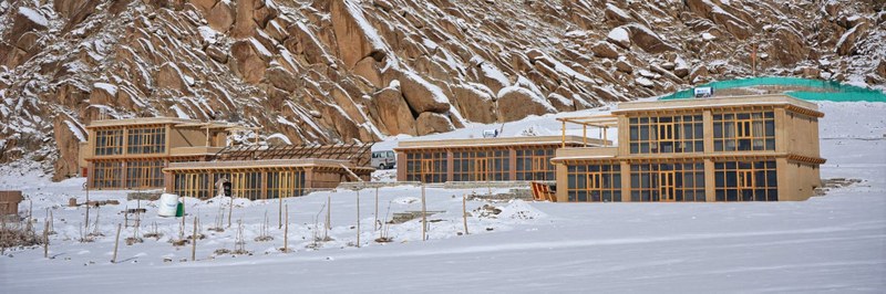 Prototyp eines assiv-solargeheizten Gebäudes auf dem Campus.jpg