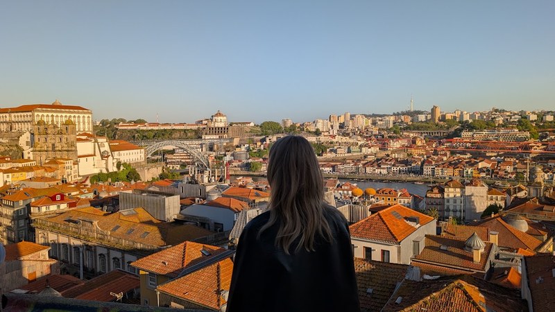 Miradou-ro_da_Vitoria_Porto.jpg
