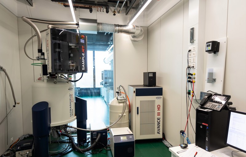 Bruker Avance II NMR Spectrometer.