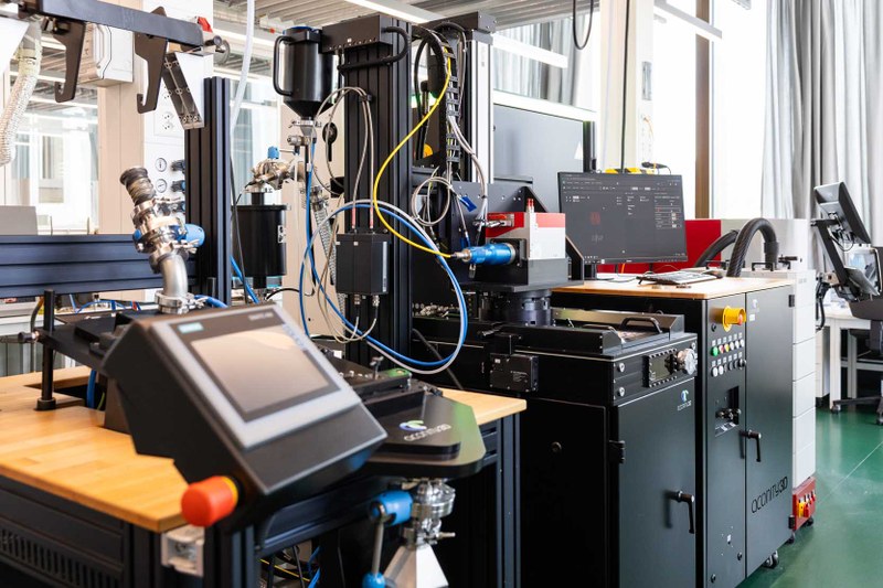 Aconity3d MINI: Compact laser powder bed fusion system for development projects, pilot production, and small series manufacturing.