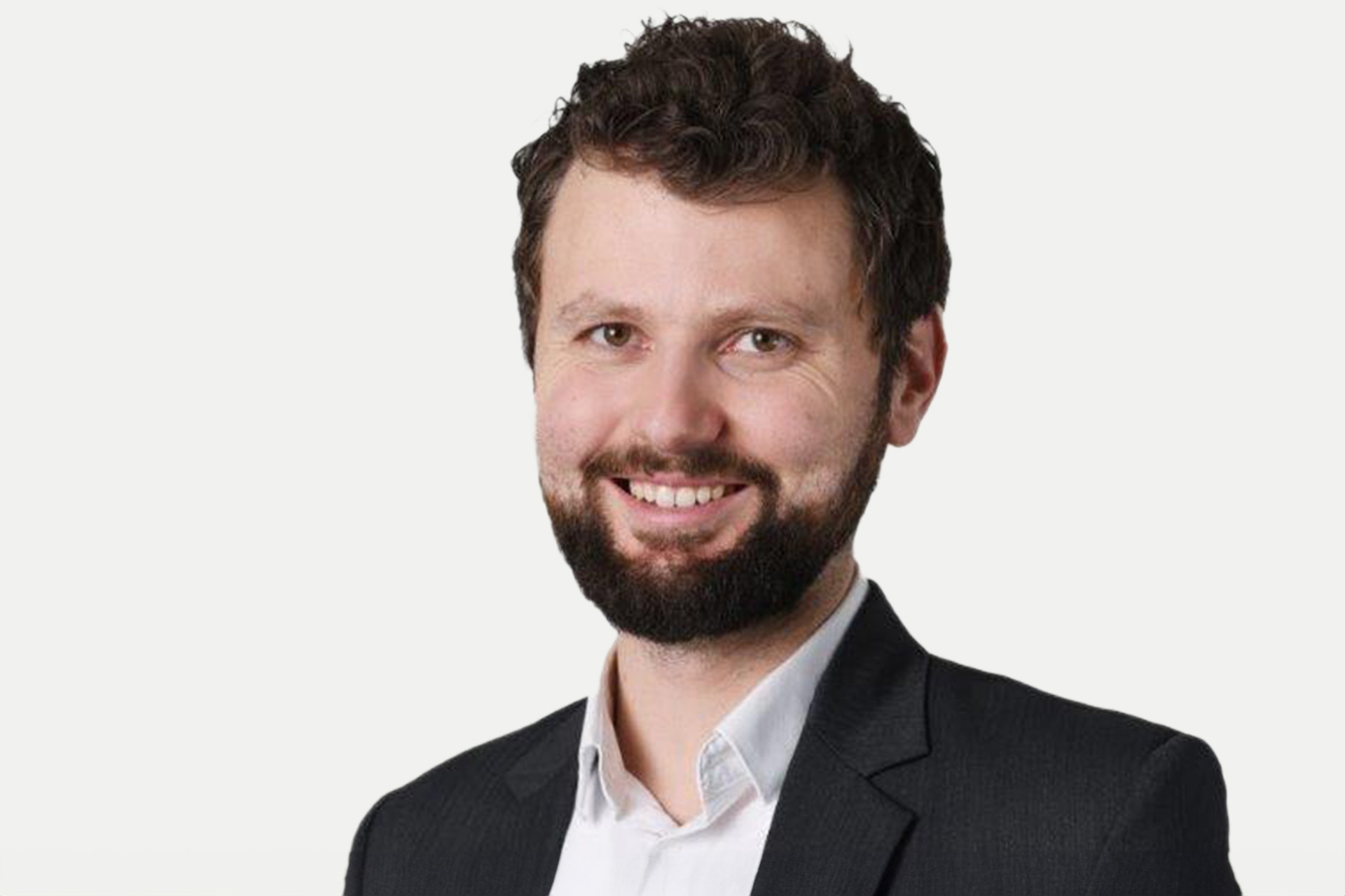 Portrait of Yanik Sterchi, professor at the School of Applied Psychology, researches human-AI interaction, among other things.