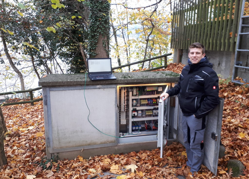 Lukas Voramwald, Ingenieur bei Chestonag Automation, bei der Arbeit.