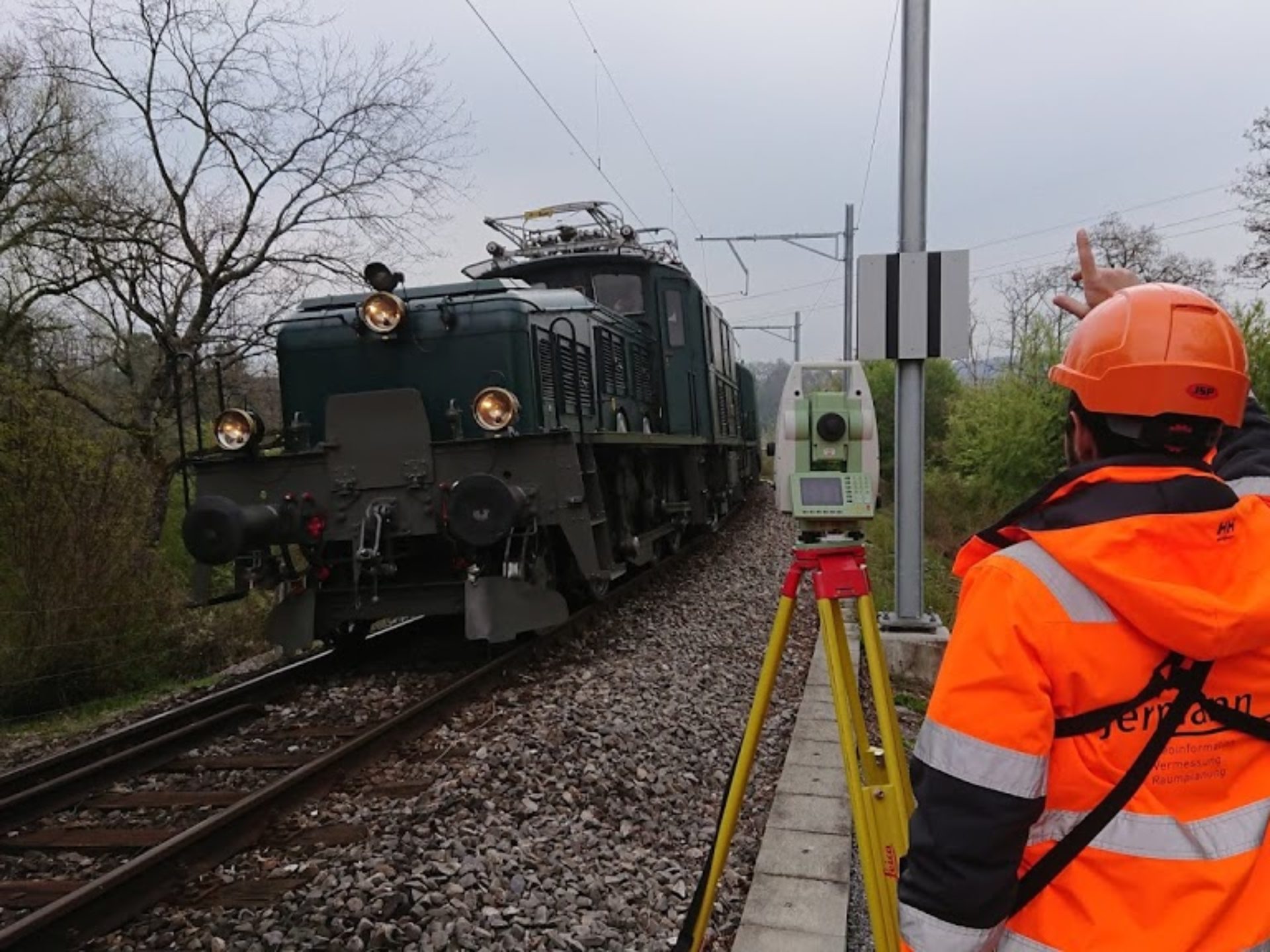 Arbeiten auf den Gleisen, mit Oldtimerbesuch