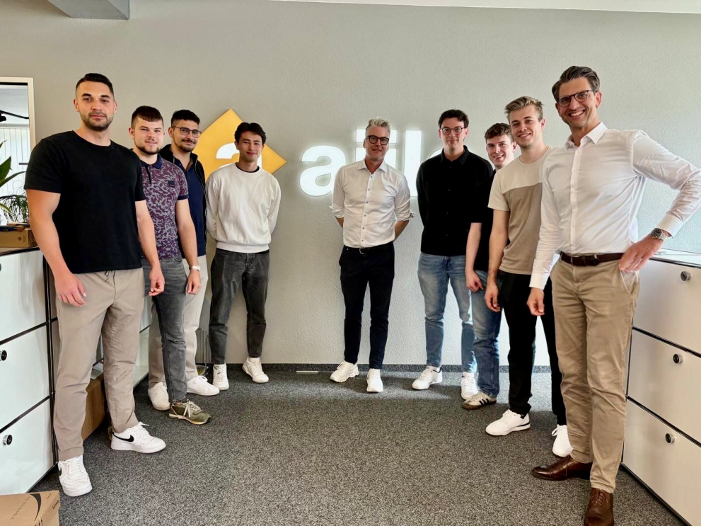 Ein wahrer Moment der Inspiration haben die Studierenden der Vertiefungsrichtung Digital Engineering bei einer Exkursion zur ajiala AG erlebt. Die beeindruckende Geschichte ist in diesem Blog-Beitrag zu lesen: